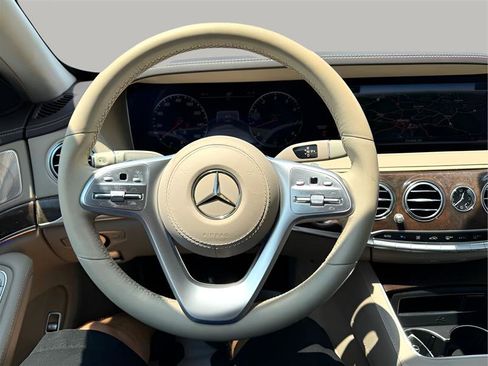 Used 2018 Mercedes-Benz S 560 Sedan image 12
