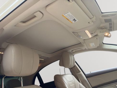 Used 2020 Mercedes-Benz S 560 Sedan image 16