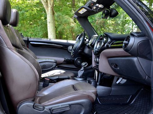 Used 2018 MINI Cooper S image 15