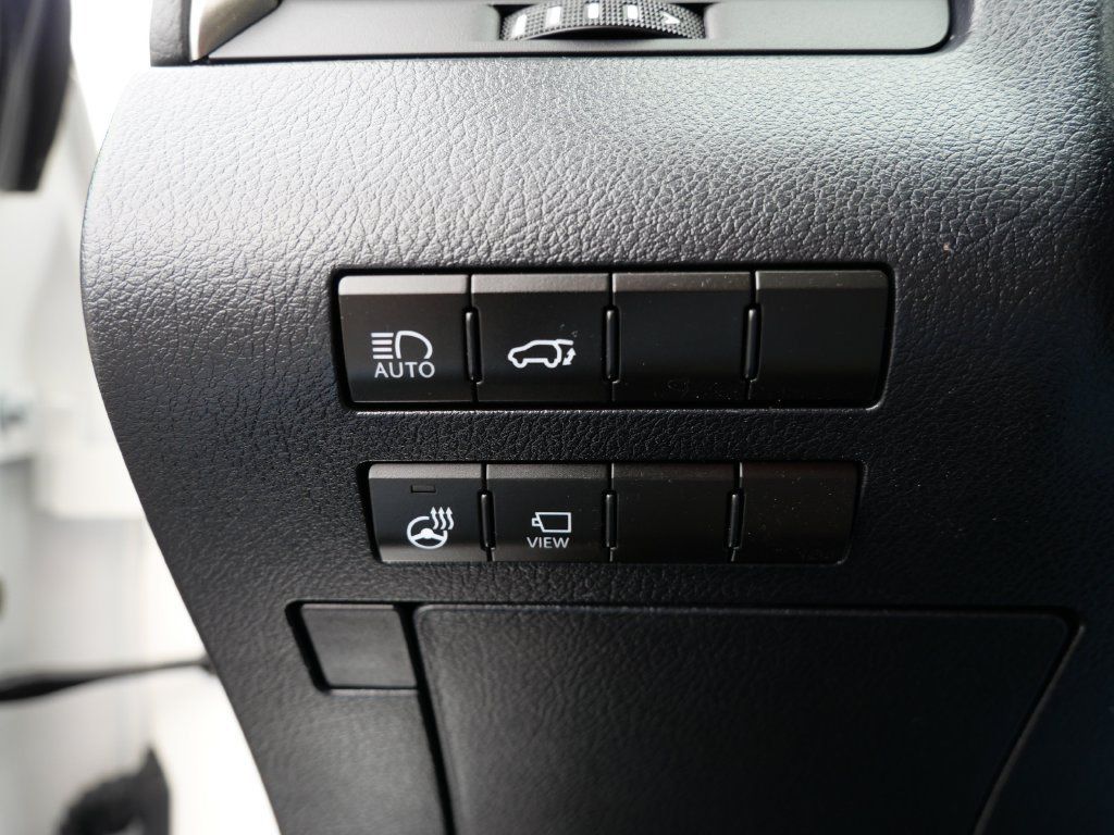 Used 2022 Lexus RX 350L Premium w/ Premium Package AWD/4WD image 30