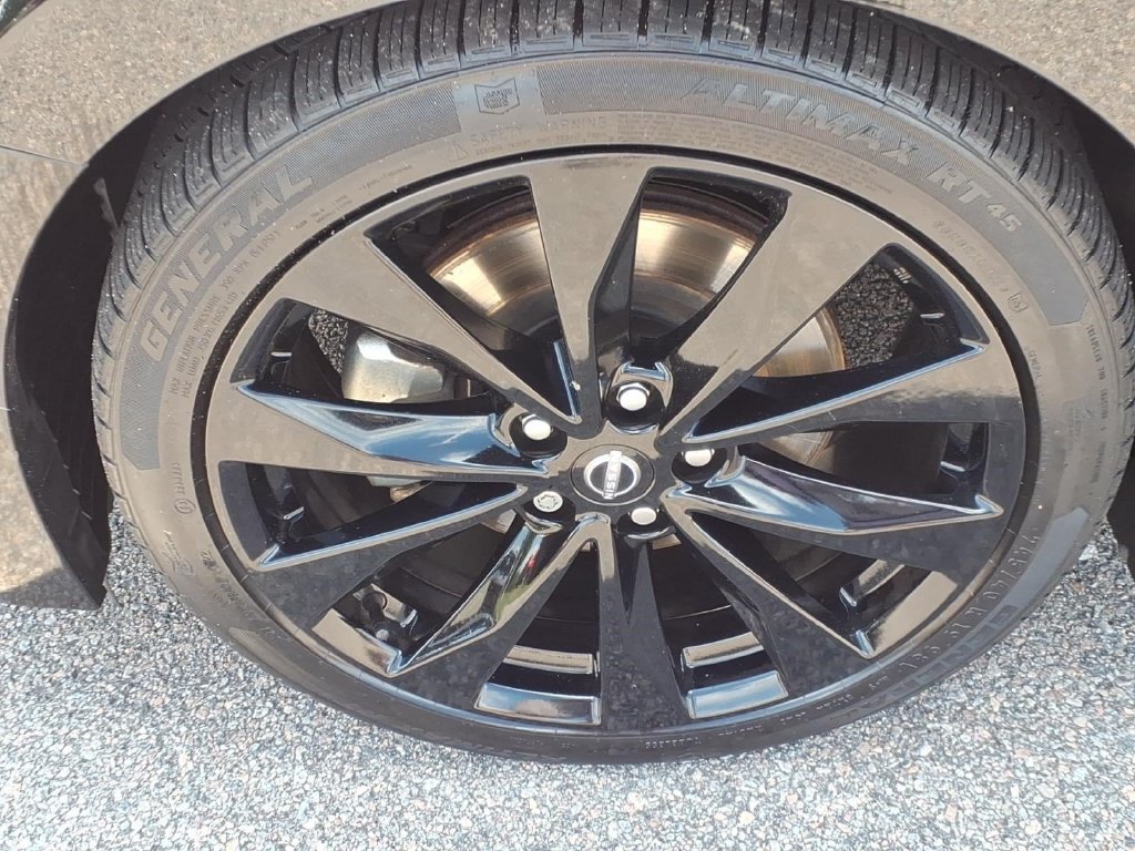 Used 2023 Nissan Maxima SR w/ Sport Mat Group FWD image 13