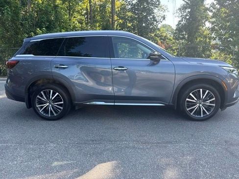Used 2023 INFINITI QX60 Sensory w/ Vision Package AWD/4WD image 12