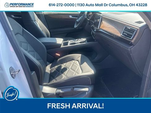 Used 2024 Volkswagen Atlas SE AWD/4WD image 16