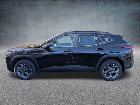 New 2026 Chevrolet Trax LT w/ Driver Confidence Package image 7