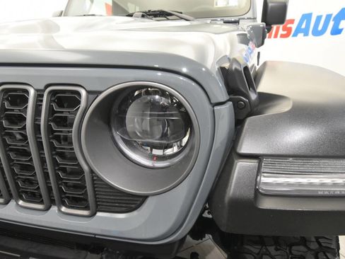 Used 2025 Jeep Wrangler Unlimited Rubicon 4xe AWD/4WD image 10