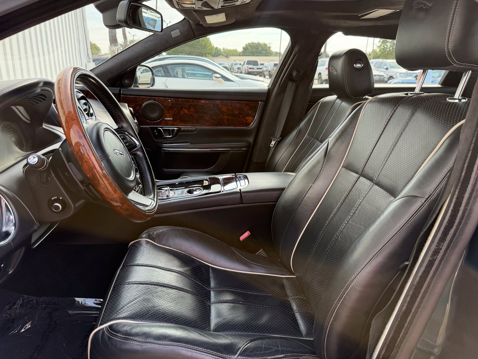 Used 2015 Jaguar XJ L Portfolio RWD image 28