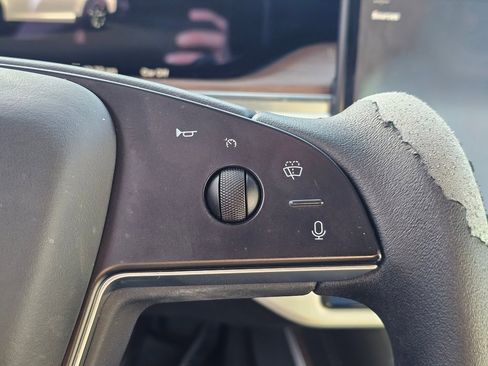 Used 2023 Tesla Model X image 32