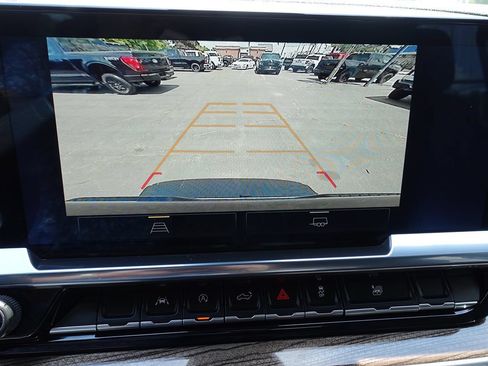Used 2024 Chevrolet Silverado 1500 LT AWD/4WD image 57