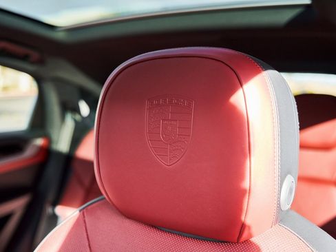 Used 2024 Porsche Cayenne Coupe image 42