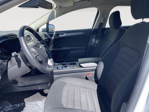 Used 2020 Ford Fusion SE FWD image 17