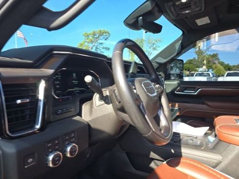 Used 2024 GMC Sierra 2500 Denali Ultimate AWD/4WD image 10