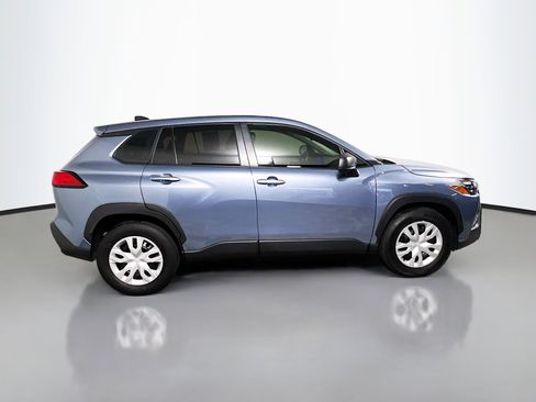 Used 2025 Toyota Corolla Cross L FWD image 3