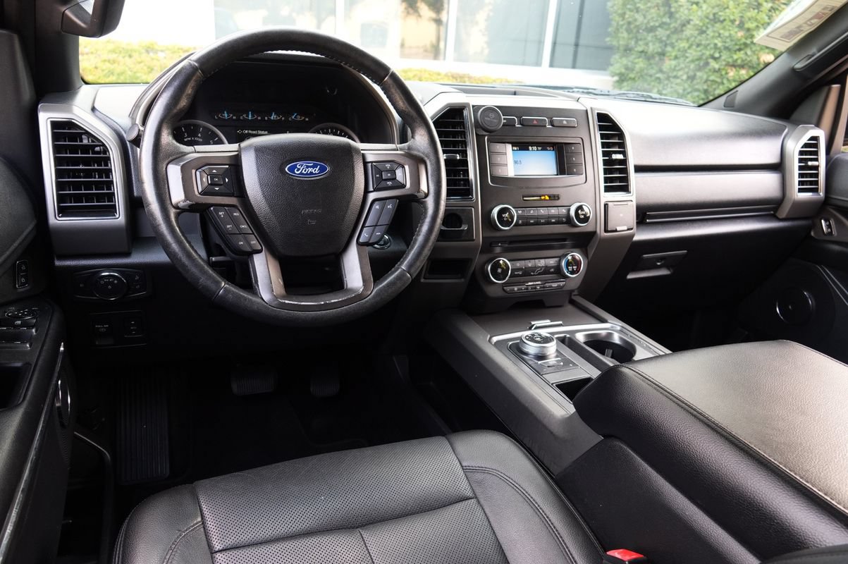 Used 2018 Ford Expedition XLT w/ Equipment Group 201A RWD image 5