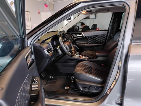 Used 2023 Mitsubishi Outlander SEL image 63