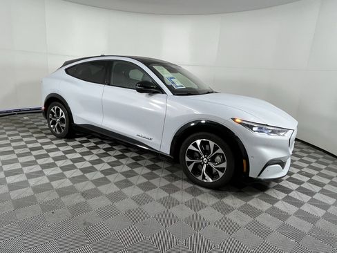 Used 2022 Ford Mustang Mach-E Premium image 8