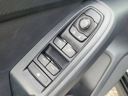 Used 2024 Subaru Crosstrek 2.0i Premium image 18