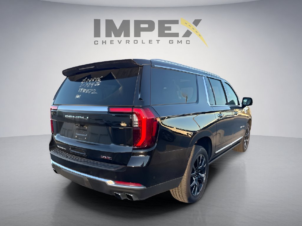 Used 2026 GMC Yukon XL Denali w/ Denali Reserve Package AWD/4WD image 5