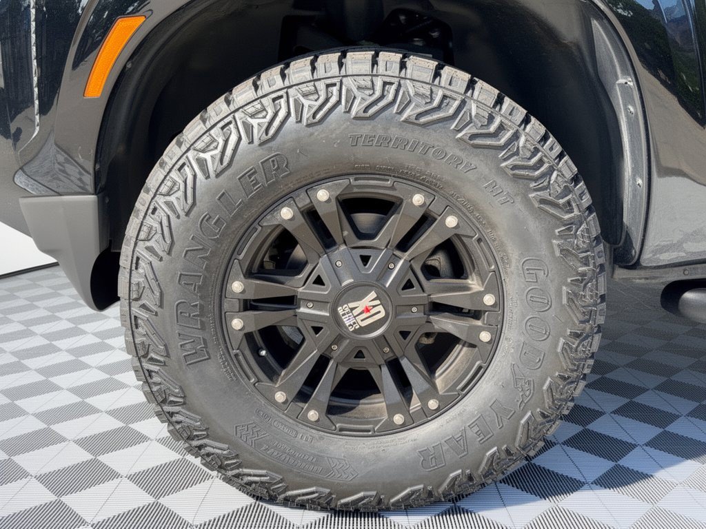 Used 2022 Nissan Frontier SV w/ SV Premium Package AWD/4WD image 13