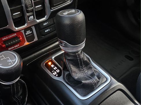 Used 2025 Jeep Wrangler Unlimited Sport AWD/4WD image 20