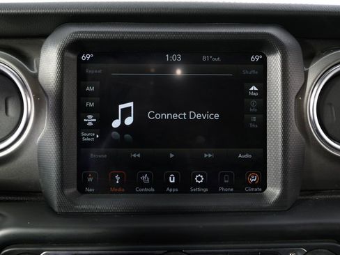 Used 2019 Jeep Wrangler Unlimited Sahara AWD/4WD image 28