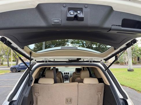 Used 2011 GMC Acadia SLT image 37