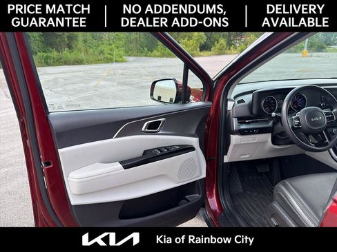 Used 2024 Kia Carnival LX FWD image 13