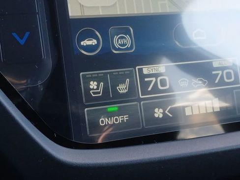 Used 2025 Subaru Forester Touring AWD/4WD image 18