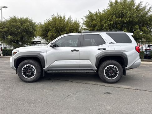 Certified 2025 Toyota 4Runner TRD Off-Road Premium image 7
