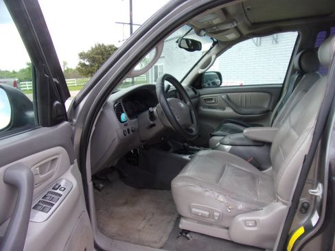 Used 2003 Toyota Sequoia Limited AWD/4WD image 2