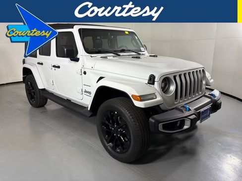 Used 2022 Jeep Wrangler Unlimited Sahara AWD/4WD image 1