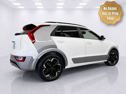 Used 2024 Kia Niro Wave w/ Wave Preserve Package FWD image 2