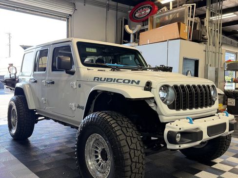 Used 2024 Jeep Wrangler Unlimited Sahara image 3