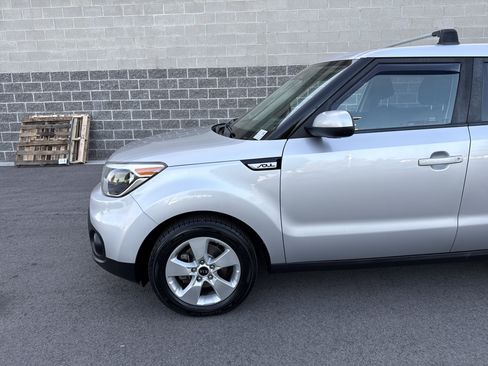 Used 2018 Kia Soul image 2