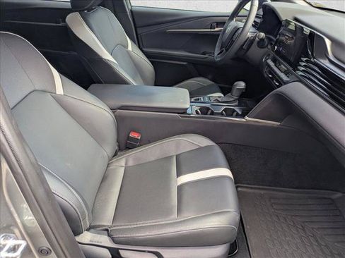 Used 2025 Toyota Camry SE FWD image 20