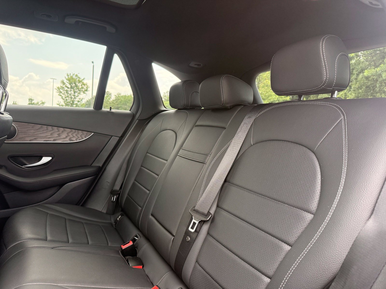 Used 2019 Mercedes-Benz GLC 300 4MATIC w/ Premium Package image 27