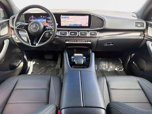 Used 2025 Mercedes-Benz GLE 450e 4MATIC image 33