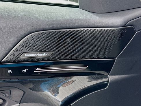 Used 2025 BMW 530i w/ M Sport Package image 19