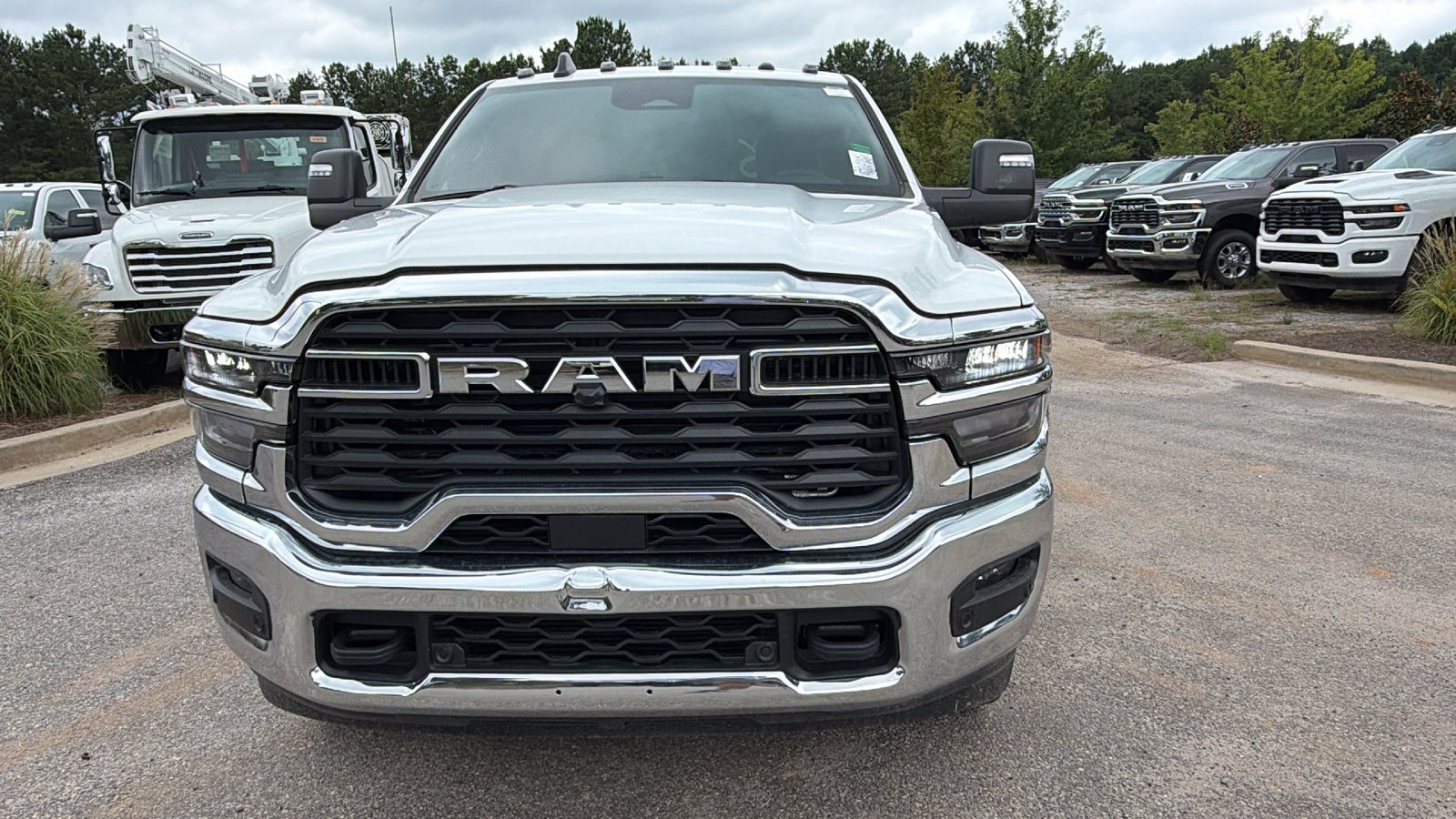 New 2026 RAM 3500 Big Horn AWD/4WD image 3