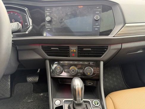 Used 2019 Volkswagen Jetta SEL image 18