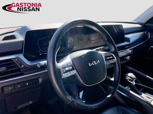 Used 2023 Kia Telluride LX image 11