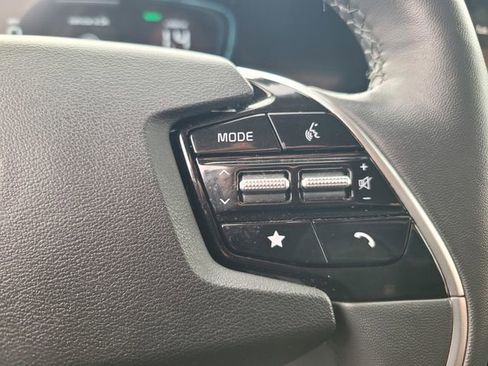 Used 2023 Kia Niro SX image 26