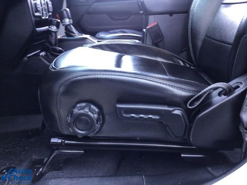 Used 2022 Jeep Wrangler Unlimited Sahara w/ Cold Weather Group image 9