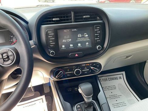 Used 2020 Kia Soul LX FWD image 18