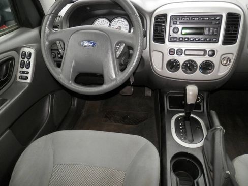 Used 2007 Ford Escape XLT image 12