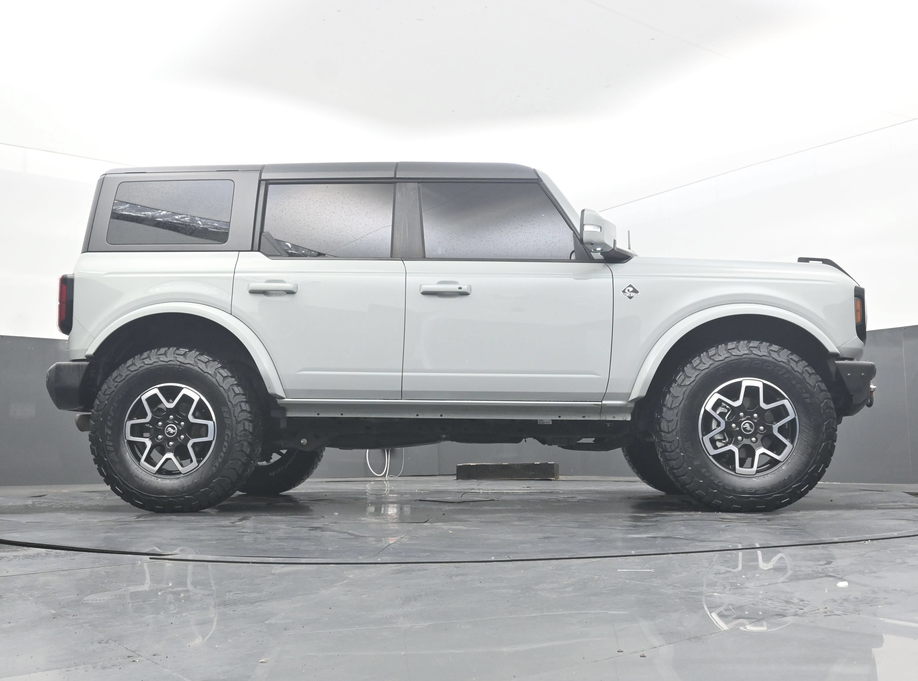 Used 2023 Ford Bronco Outer Banks AWD/4WD image 28