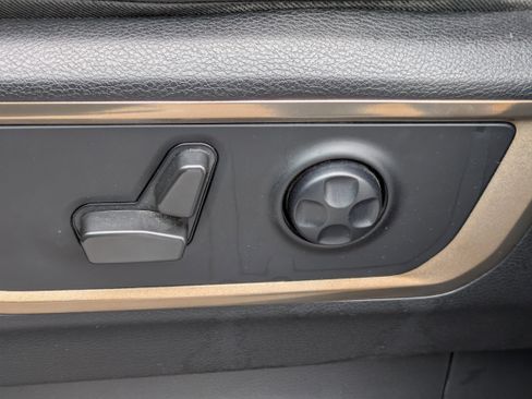 Used 2022 RAM 1500 Limited image 11