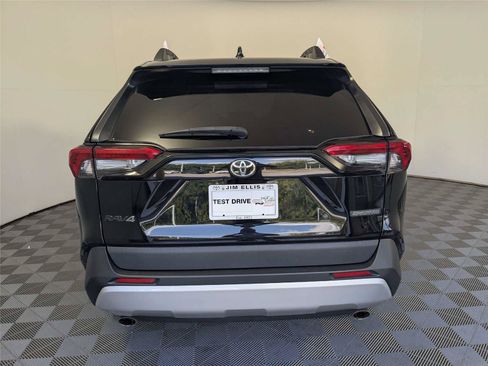 Used 2023 Toyota RAV4 Adventure AWD/4WD image 7