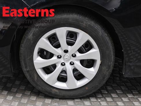 Used 2025 Toyota Corolla LE image 28