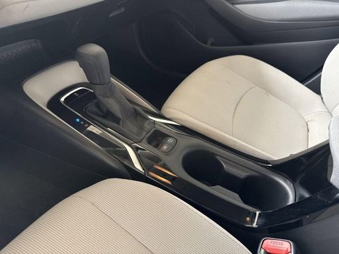 Used 2020 Toyota Corolla LE FWD image 19