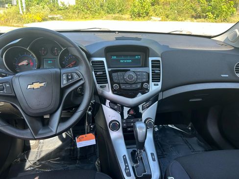 Used 2016 Chevrolet Cruze LT image 28